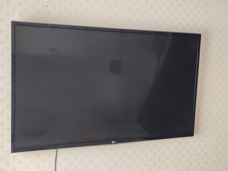 TV LG FHD c/ comando 43 polegadas