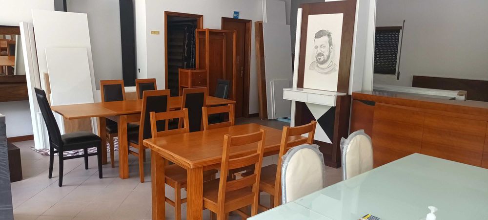 Venda de Mobiliário de Exposição