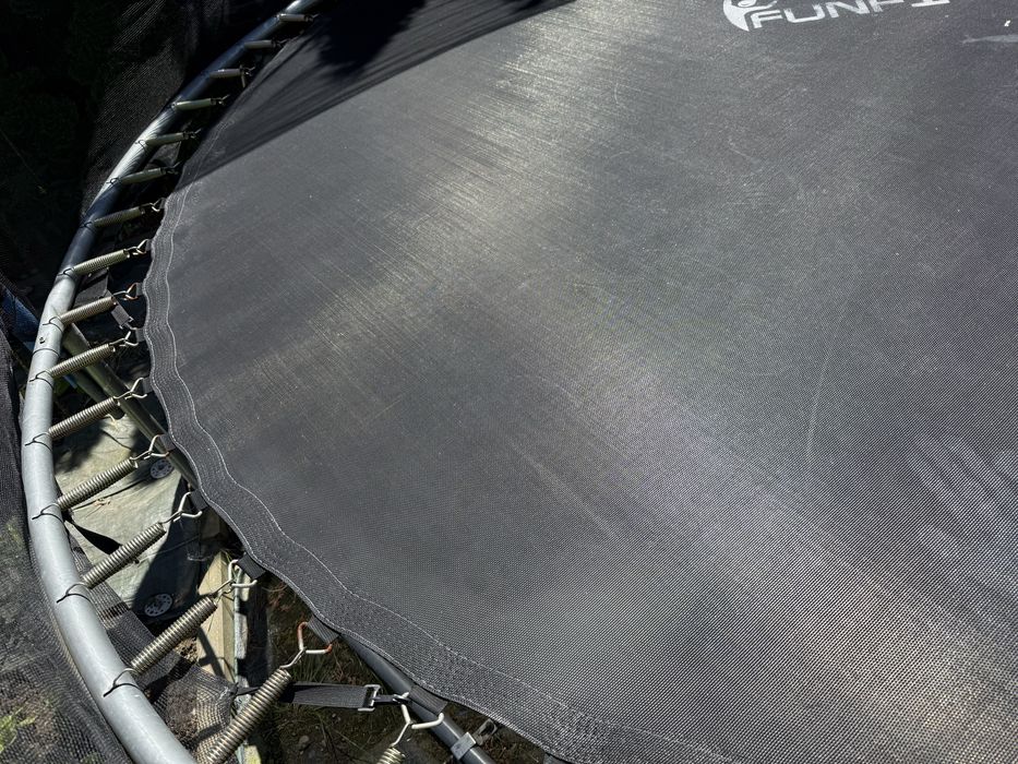 Trampolina     ogrodowa. 350cm