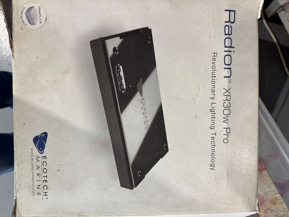 Iluminação aquario ecotech radion gen 3 pro