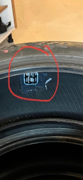 Opony letnie Kumho 215/55 R18, prawie nowe, 700 km, komplet 2025