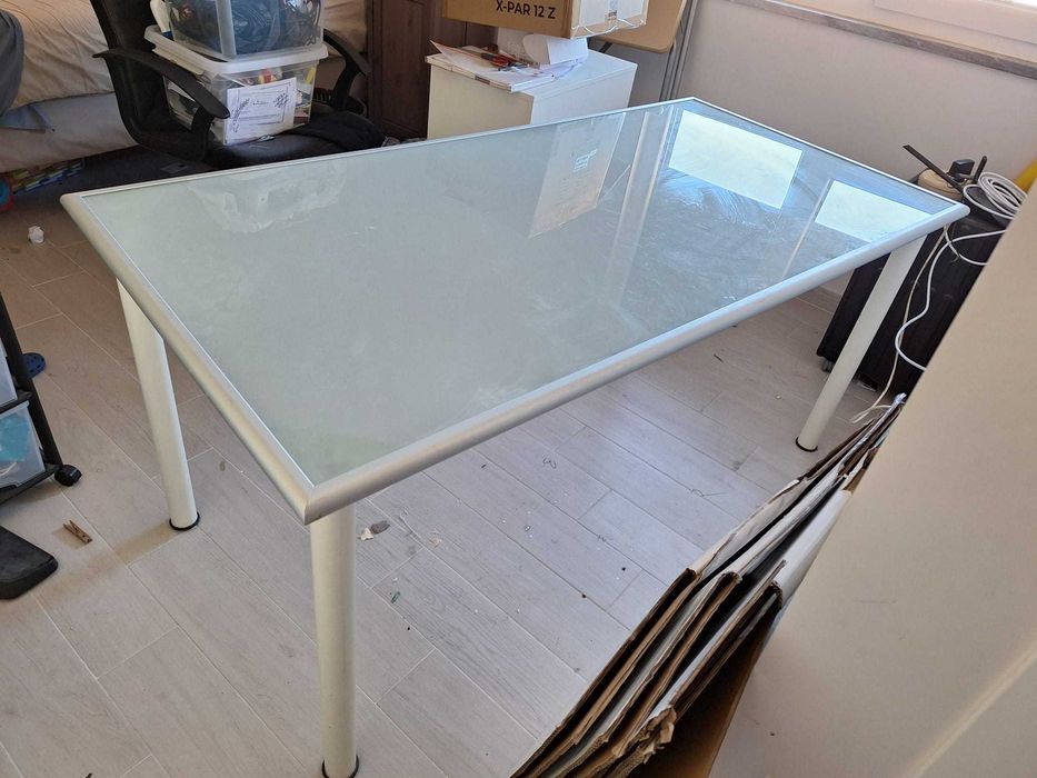 Mesa escritório vidro Ikea