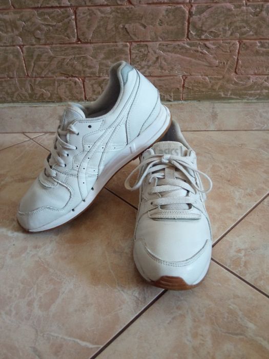 Кросівки ASICS!!