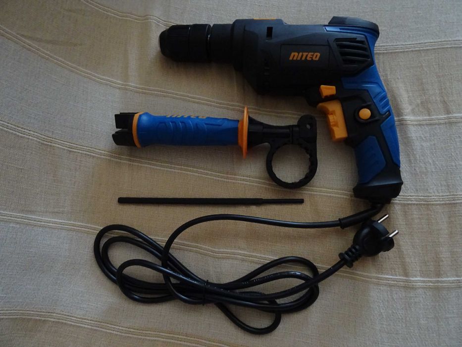 Berbequim Com Percursão 810W Novo