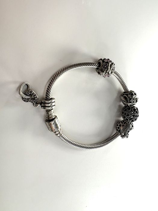 Браслет Pandora із шармами