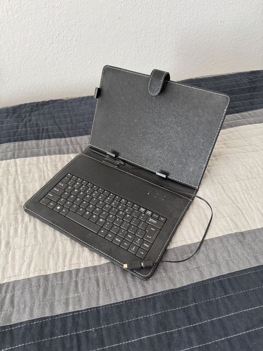 Etui Hama z klawiaturą do tabletu – czarne, sprawne