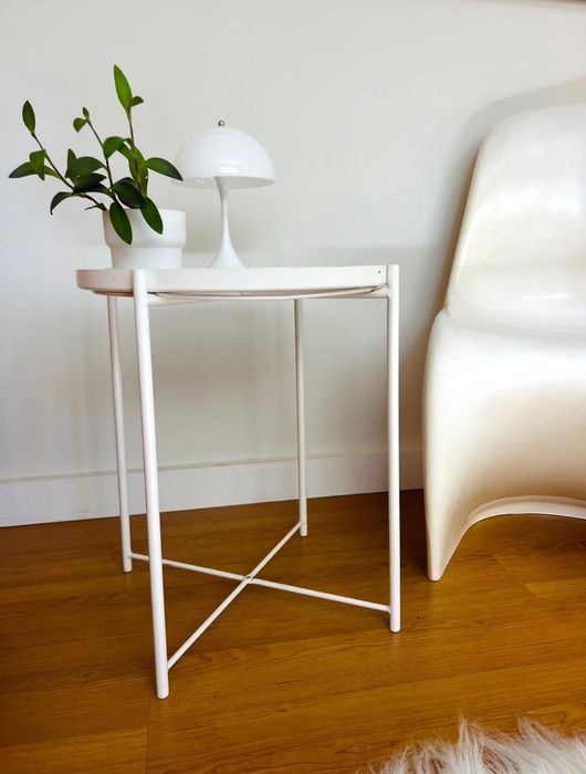 White Metal Side Table / Accent Table64738943188611120