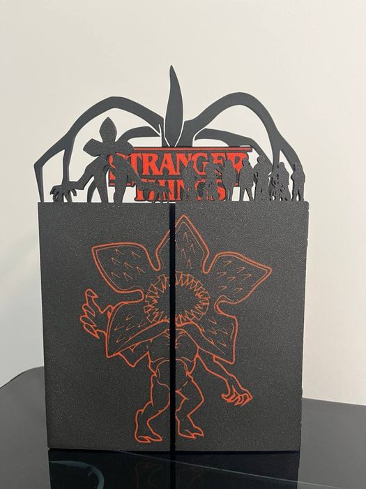 Stranger things стенд для фігурок Дивні дива