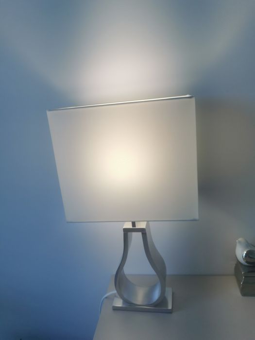 Lampka stołowa srebrna