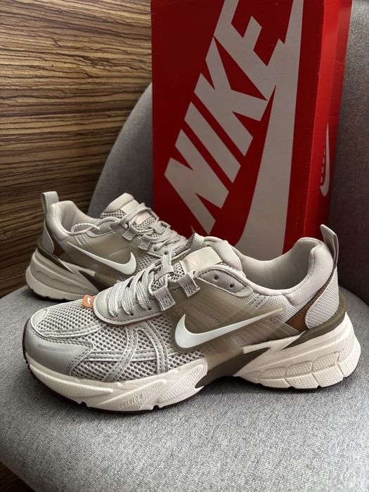 Nike Runtekk V2K Beige Brown жіночі кросівки найк рантек