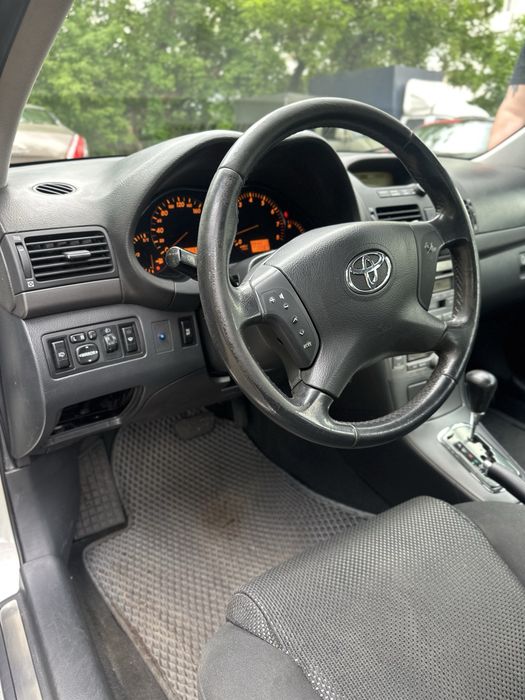 Toyota Avensis! Автомат! 2.0!