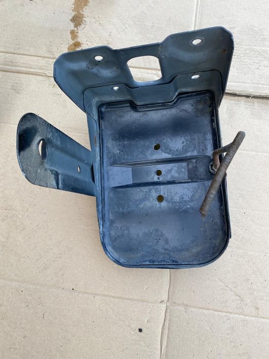 Полка під акумулятор Додж джорней Фіат фрімонт