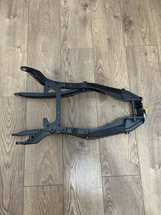 Sub quadro MT09 2025