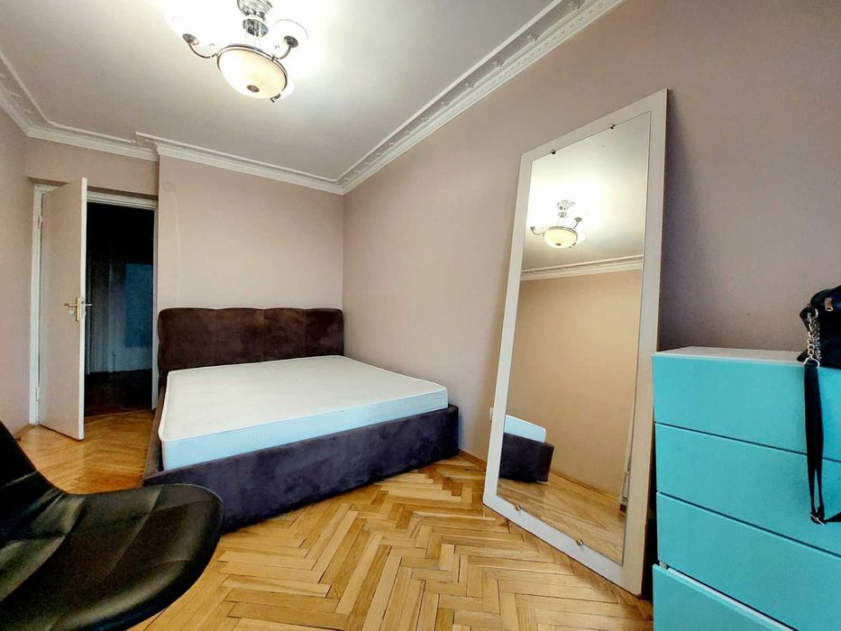 Продаж 4 кім квартири в цегляному будинку вул Медової Печери (Пасічна)