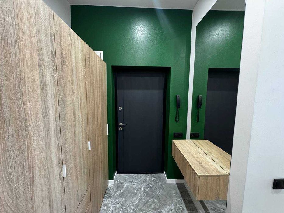 Простора квартира у житловому комплексі бізнес класу Main House