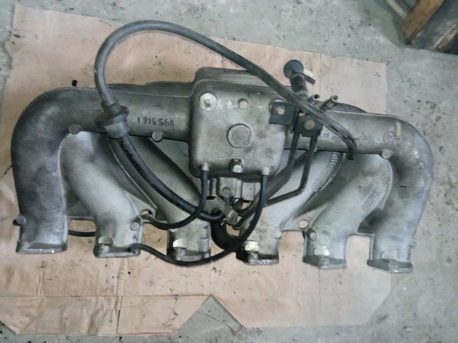 Колектор впускний коллектор впуск BMW E32 3.5 M30 25O39600 1715588