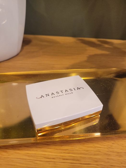 Rozświetlacz Anastazja Beverly Hills Iced Out Highlighter