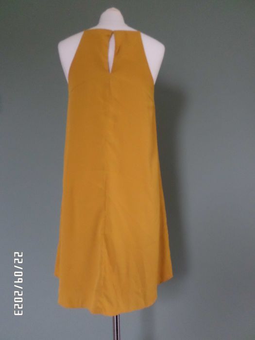 Śliczna sukienka-H&M-rozm-38-S/M