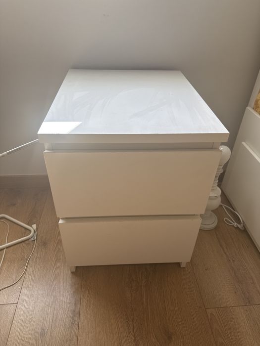 Mesinha de cabeceira IKEA