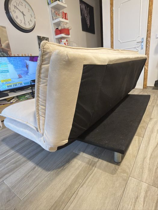 Sofa/cama bege aveludado um ano de uso