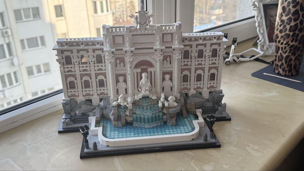 Lego trevi fountain 21062