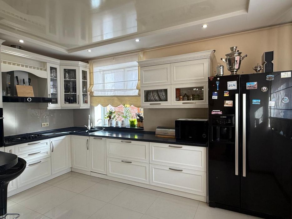 Продаж будинку Левандівка  поруч з озером та парком