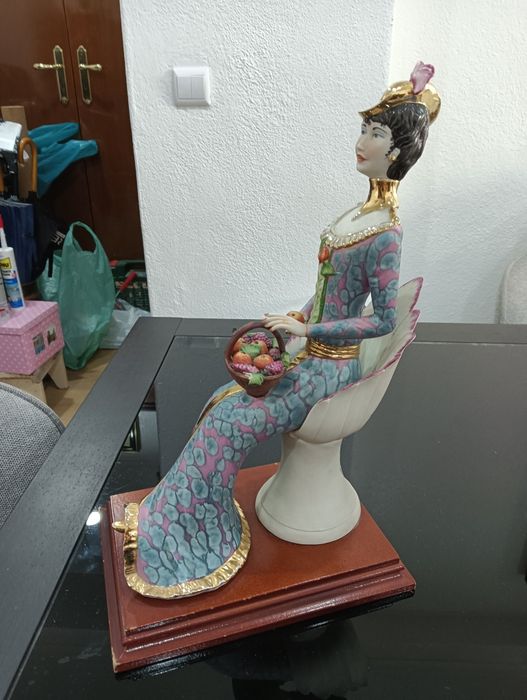 Vendo boneca decorativa