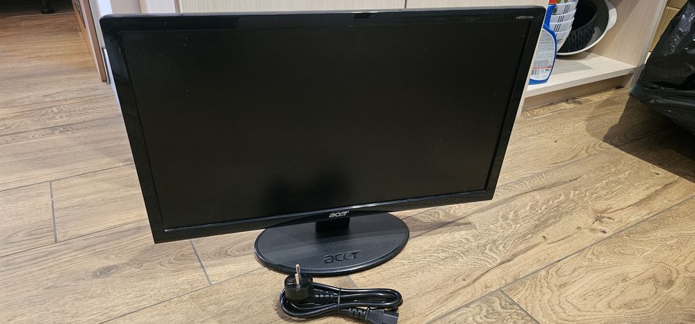 Monitor LCD ACER A221HQL 21 cali. Uzywany, sprawny.