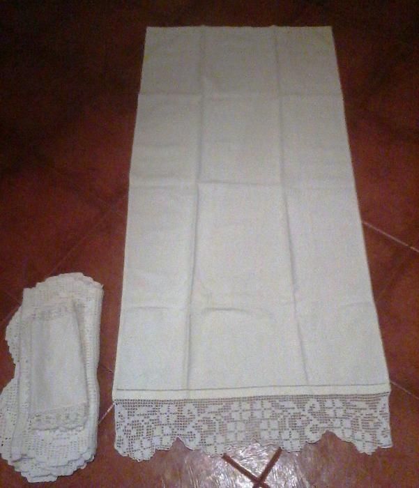 toalhas, crochet e linho muito antigas