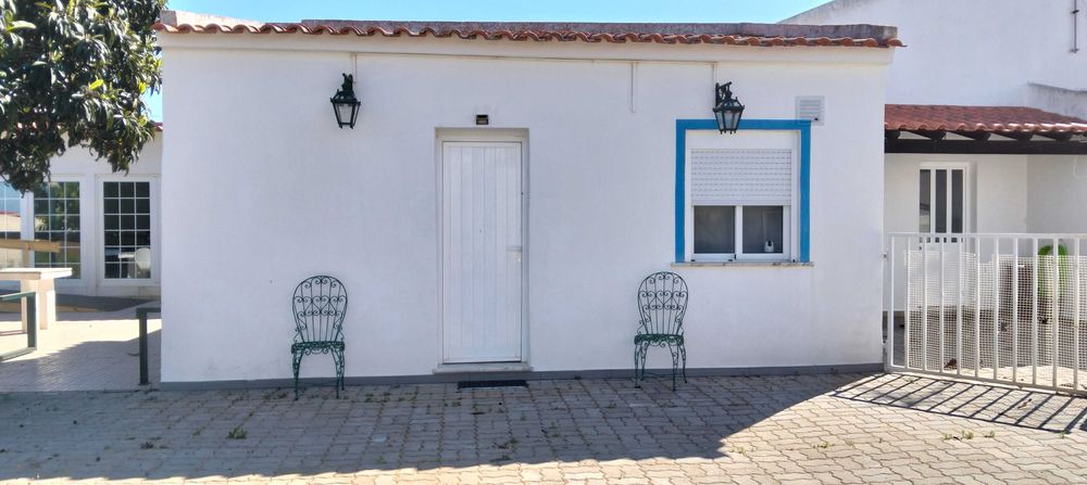 Moradia familiar com 3 fogos de habitação de utilização independente