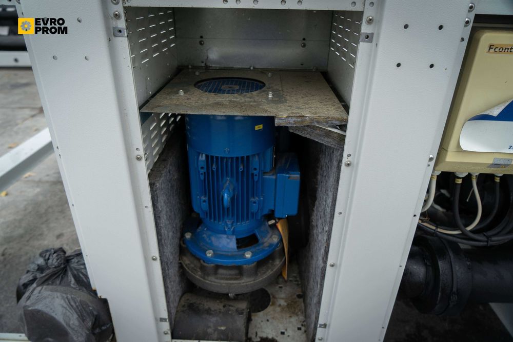 Чіллер / Чиллер CLIMAVENETA NECS SL 1314 334 кВт. Охолоджувач рідини.