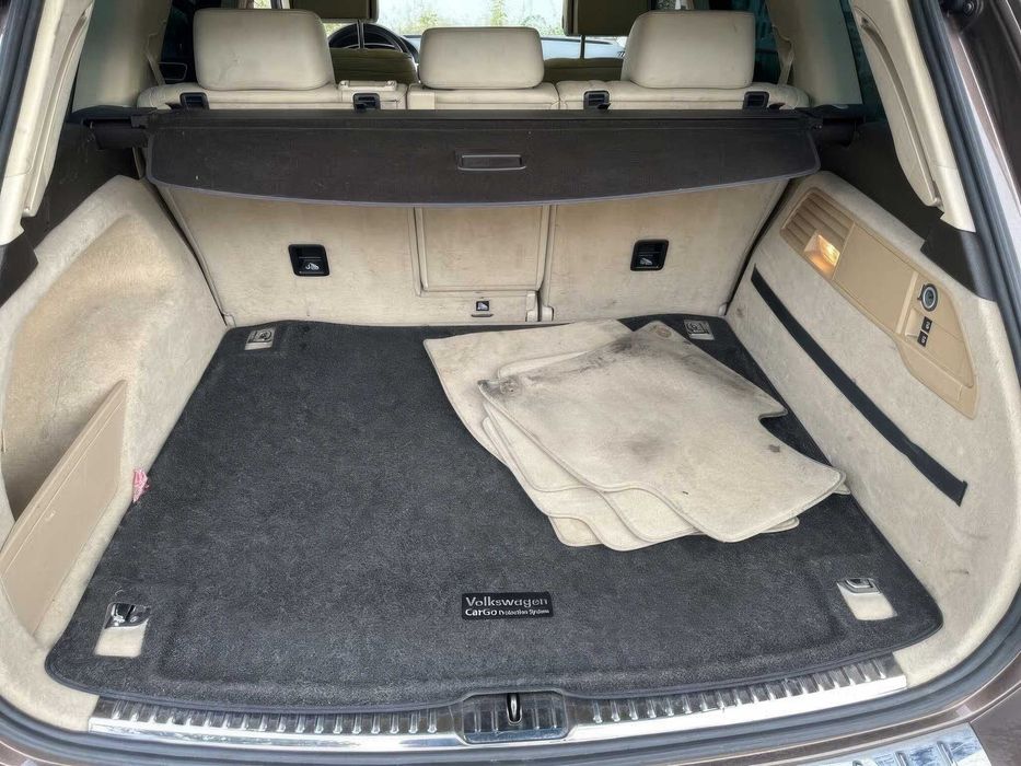 Volkswagen Toureg      2014