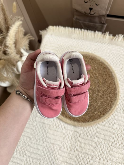 Кєди adidas на дівчинку