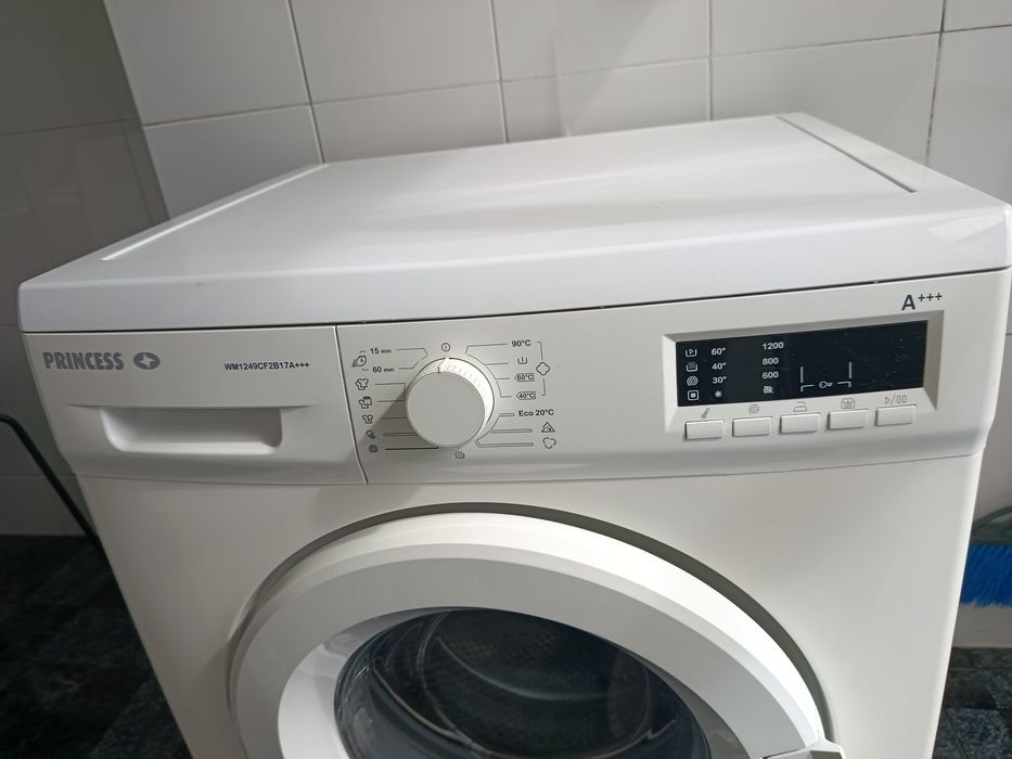 Máquina de Lavar Roupa Princess A+++ (Impecável)