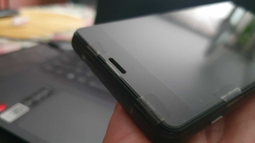 Xperia Z3 comp.+ 3 etui Muvit sprawny ale...