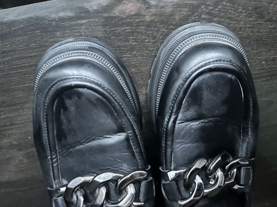 Лофери чорного кольору