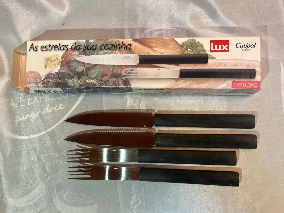 Facas e garfos de churrasco Cutipol