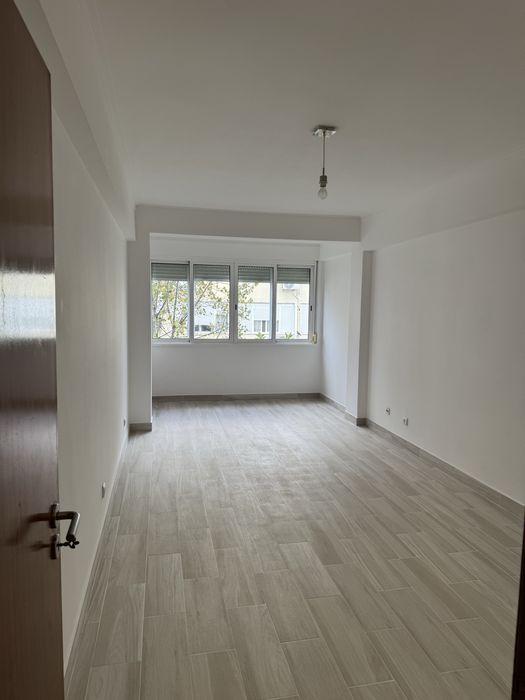 Arrendo T2 em São João da Talha - Loures