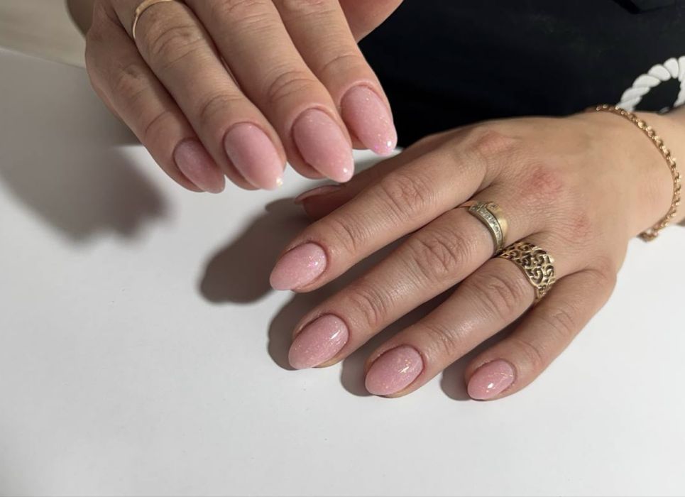 манікюр/педикюр з покриттям та укріпленням