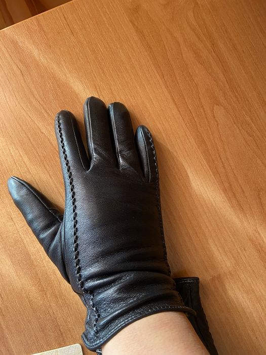 Перчатки женские кожа