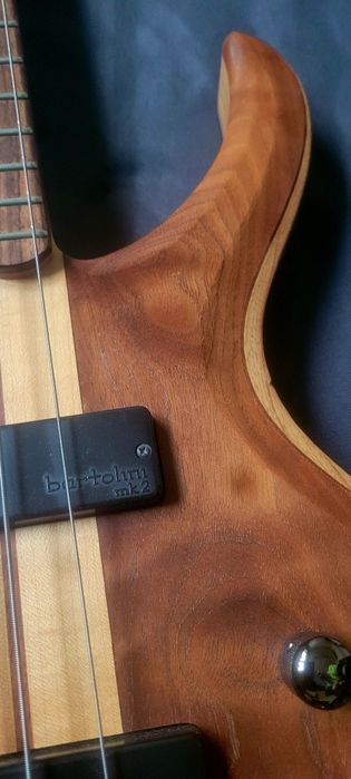 Gitara basowa Ibanez BTB675, 5 strun NTB