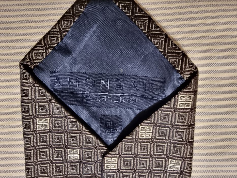 Gravata Givenchy