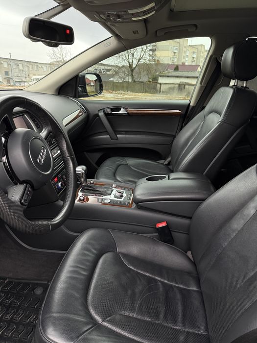 Продаж авто Ауді Q7