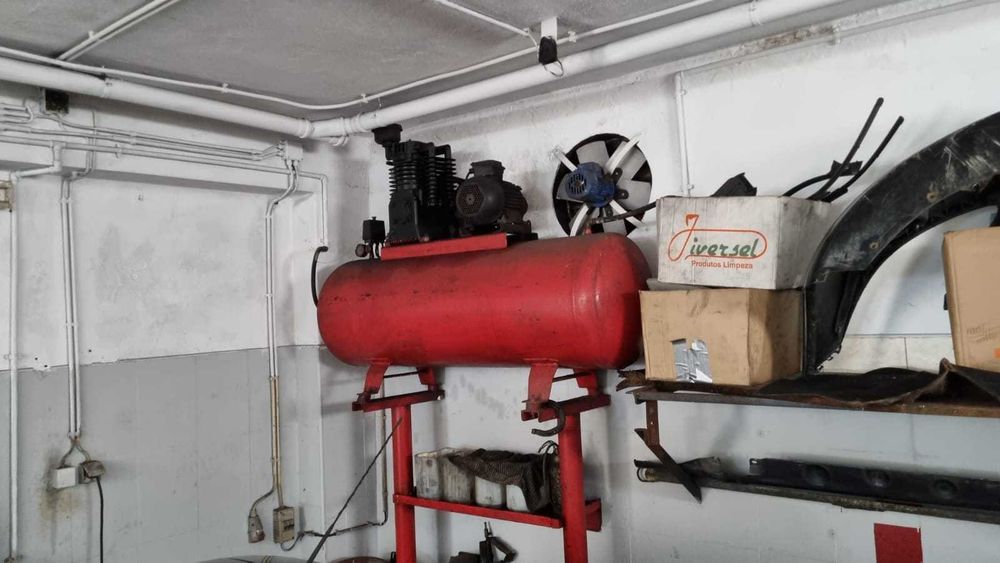 Recheio completo de oficina auto — venda em lote (elevador OMCN, equipamento e stock)