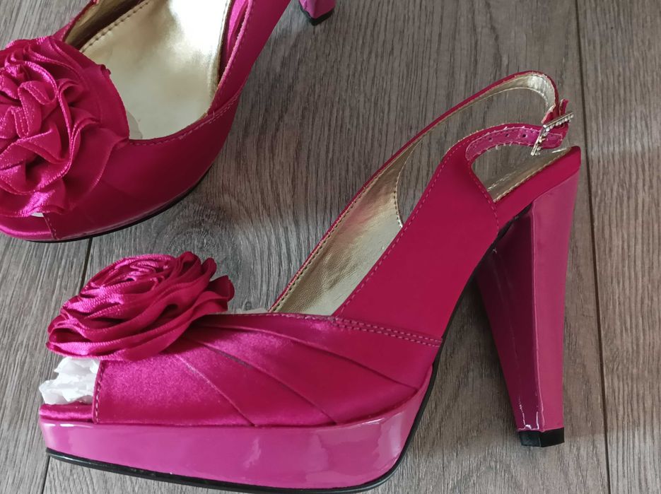 Buty/szpilki różowe Nowe rozm 37