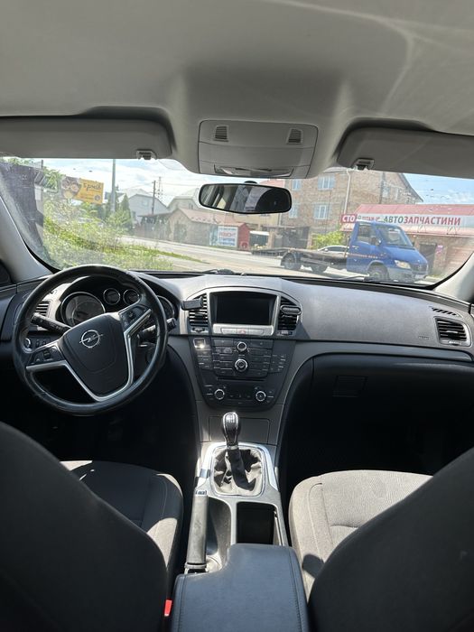 Opel insignia sports tourer 2012