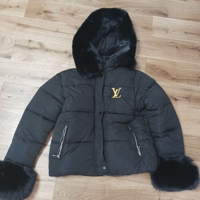 Kurtka M z futerkiem nowa