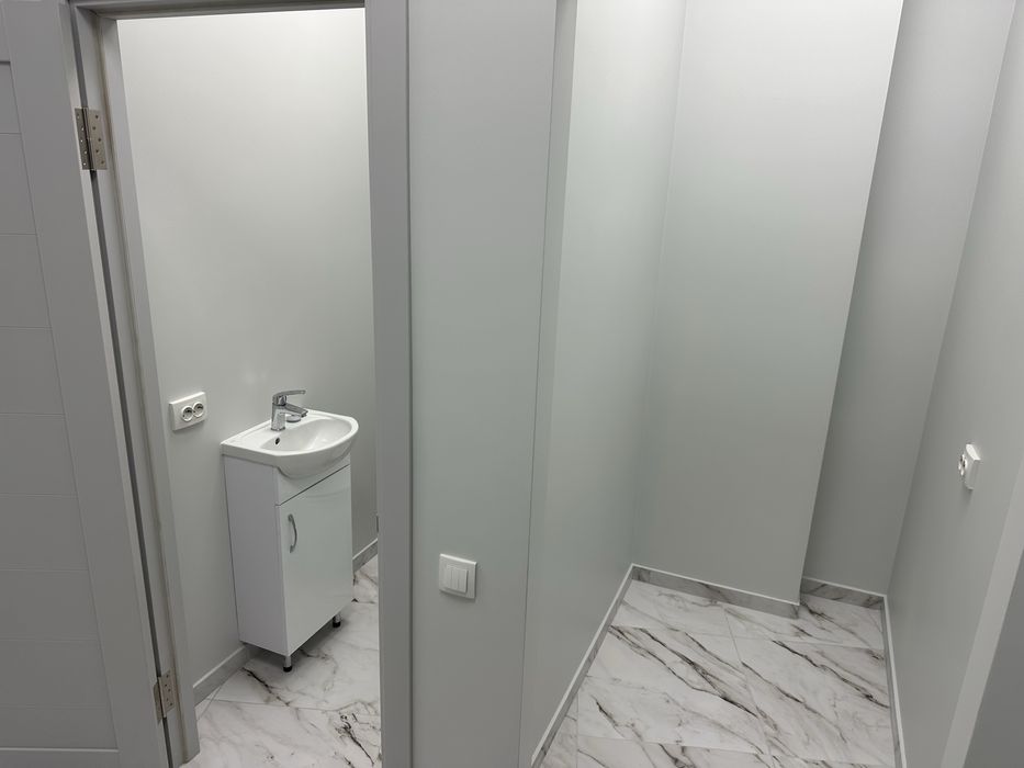 БЦ «КУТ» терміновий продаж з ремонтом!