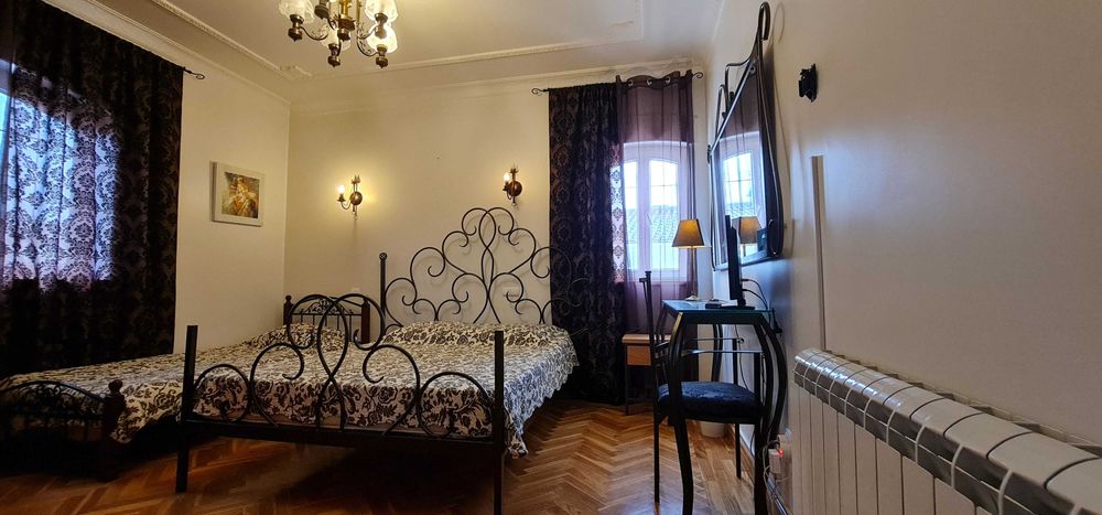 Quarto privado de Luxo (totalmente mobilado) num Complexo de Cinco Estrelas.(A/L)