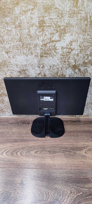Монітор LG 20M47D